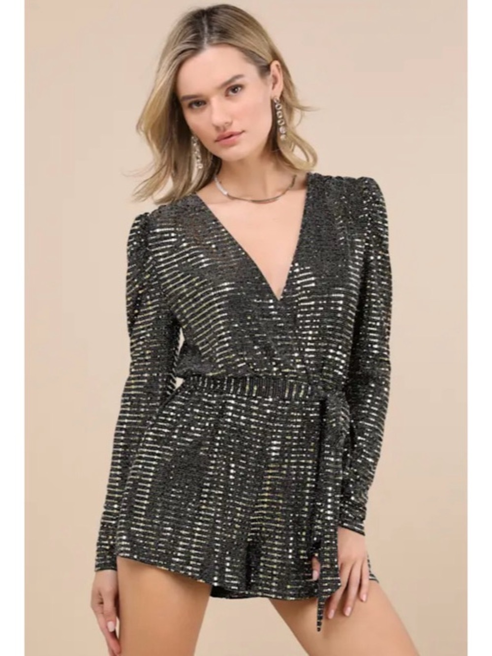📌 NWT  Lulus Bettie Gold Metallic Long Sleeve Romper
